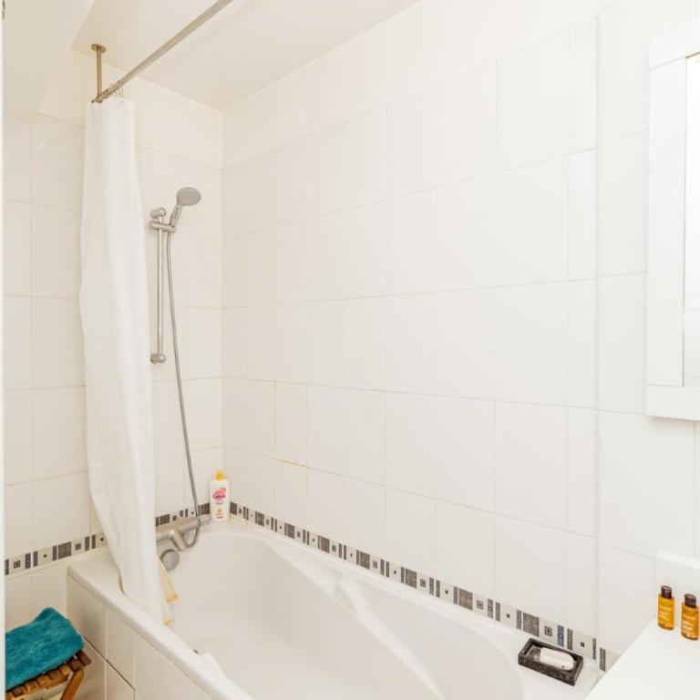 Appt lumineux avec balcon à Paris - Appartement - 20