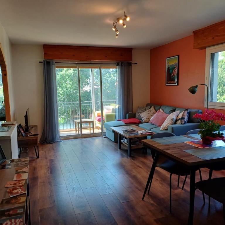 Peaceful 2 bedroom apartment in St Raphael - Appartement 2 Chambres - 1