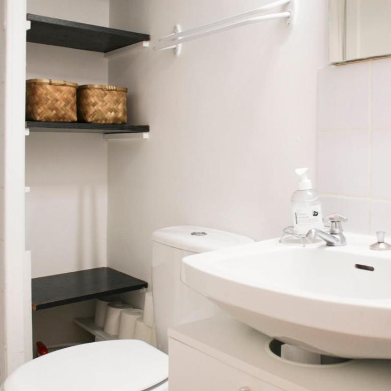 Charming Apartment not far from Père Lachaise - Apartment - 13