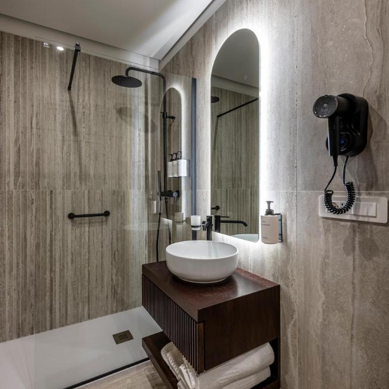 Villafranca suites Guest House - Camera Matrimoniale Deluxe - 1