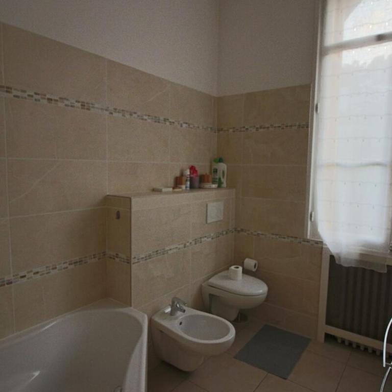 Large apartment with terrace in a villa - Apartamento - 6