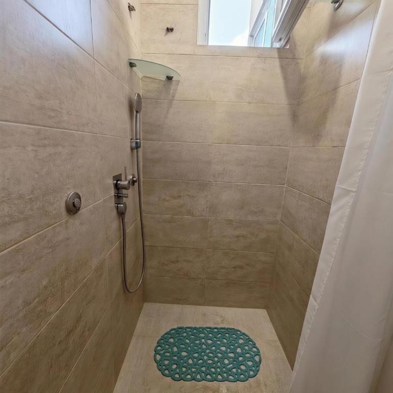 EXPO 2027, Free Airport Shuttle, EV & Parking - Three-Bedroom Apartment with Balcony - 24