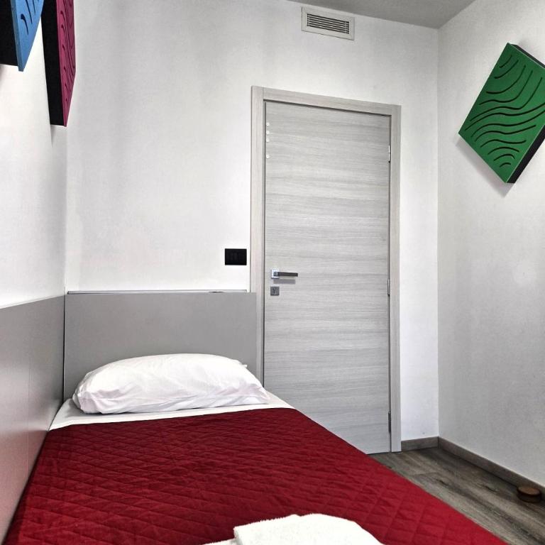 Giagi B&B - Camera Singola con Bagno in Comune - 8
