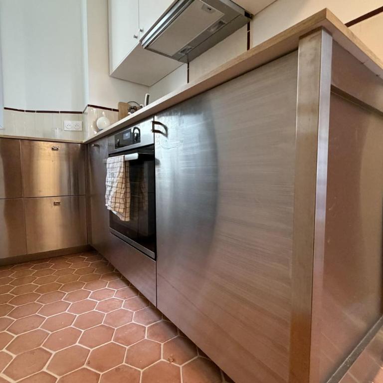 Charmant appartement rénové avec balcon à Paris 18 - Appartement - 10