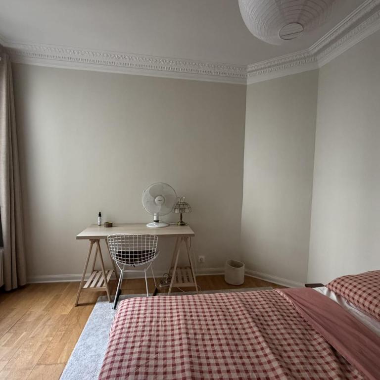 Charmant appartement rénové avec balcon à Paris 18 - Appartement - 13
