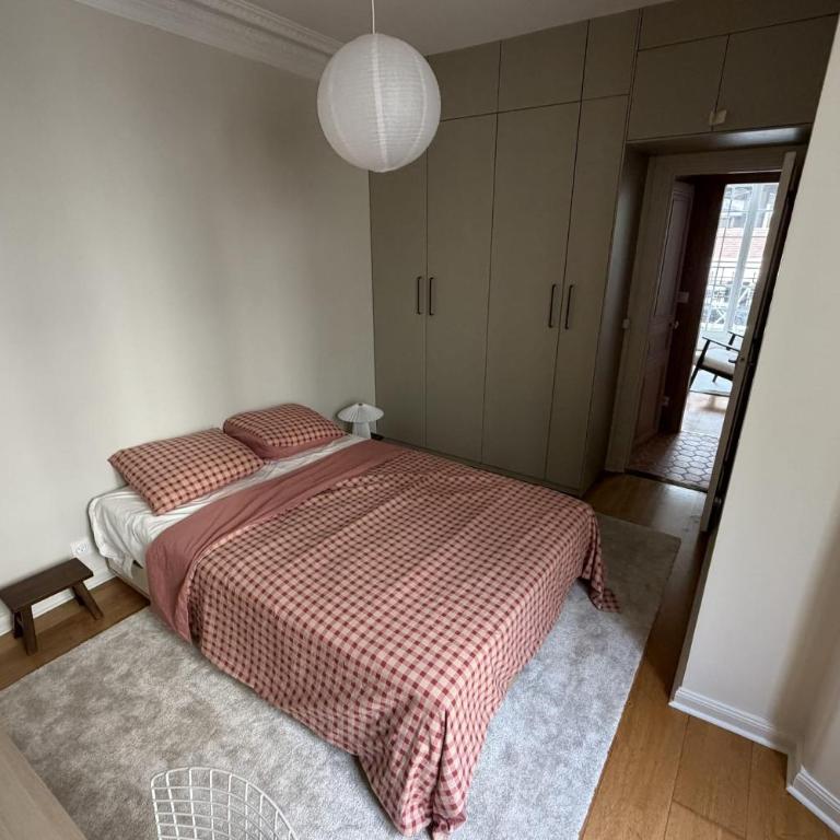 Charmant appartement rénové avec balcon à Paris 18 - Appartement - 12