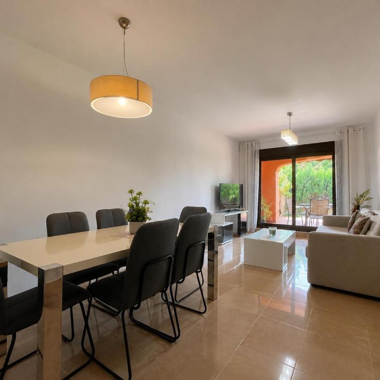 Beautiful 2-Bedroom Frontline Beach Apartment - Apartamento de 2 dormitorios - 18