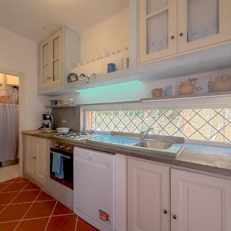 Exclusive Villa Overlooking La Pelosa Beach by Host Hero - Villa - 27