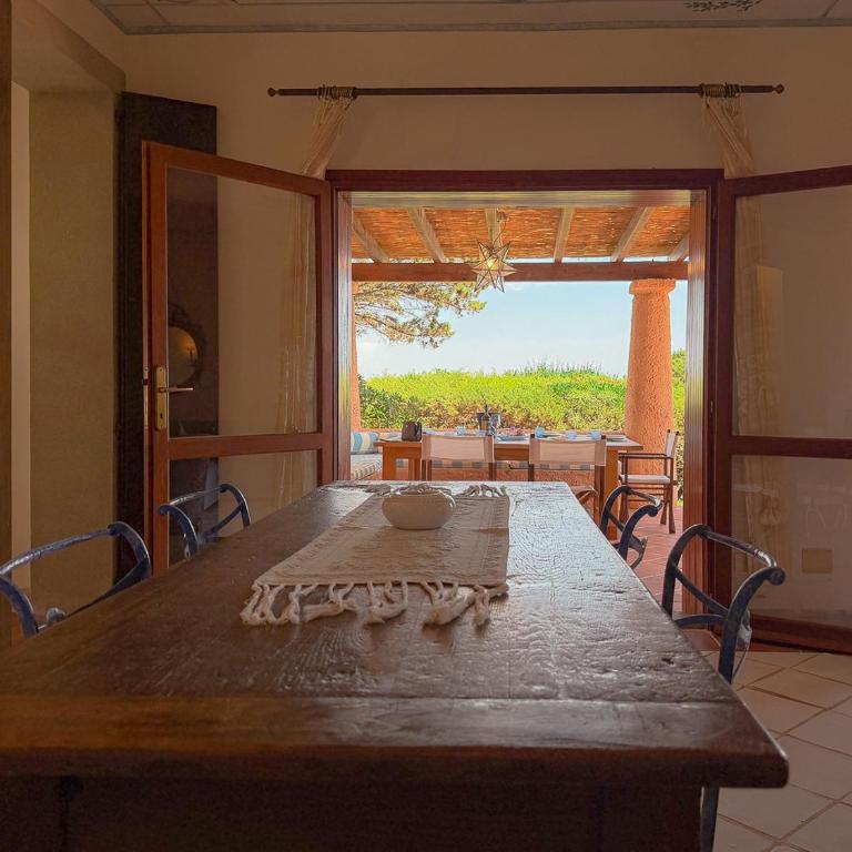 Exclusive Villa Overlooking La Pelosa Beach by Host Hero - Villa - 17
