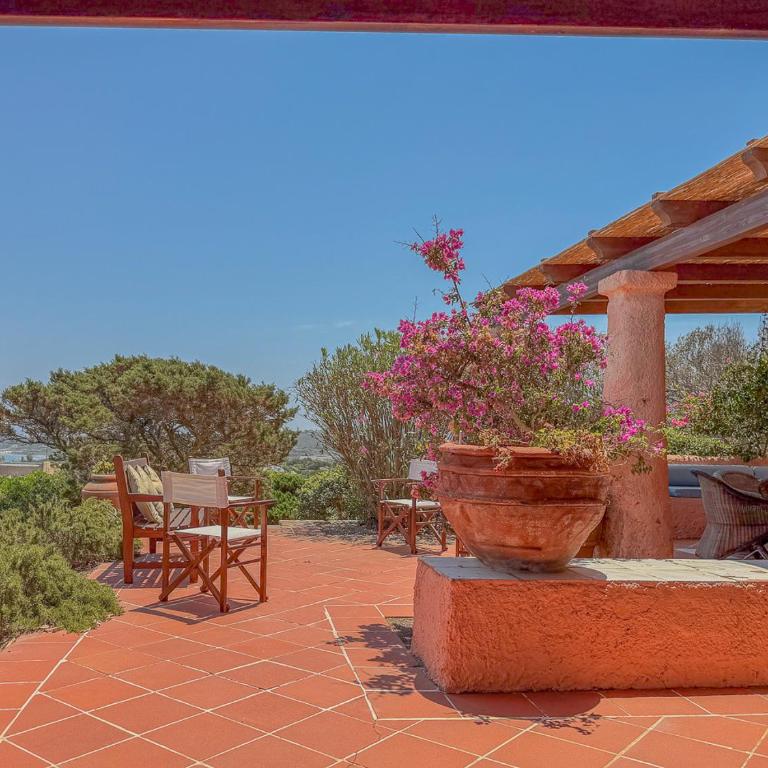 Exclusive Villa Overlooking La Pelosa Beach by Host Hero - Villa - 31