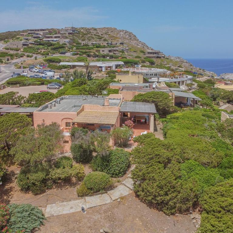 Exclusive Villa Overlooking La Pelosa Beach by Host Hero - Villa - 34