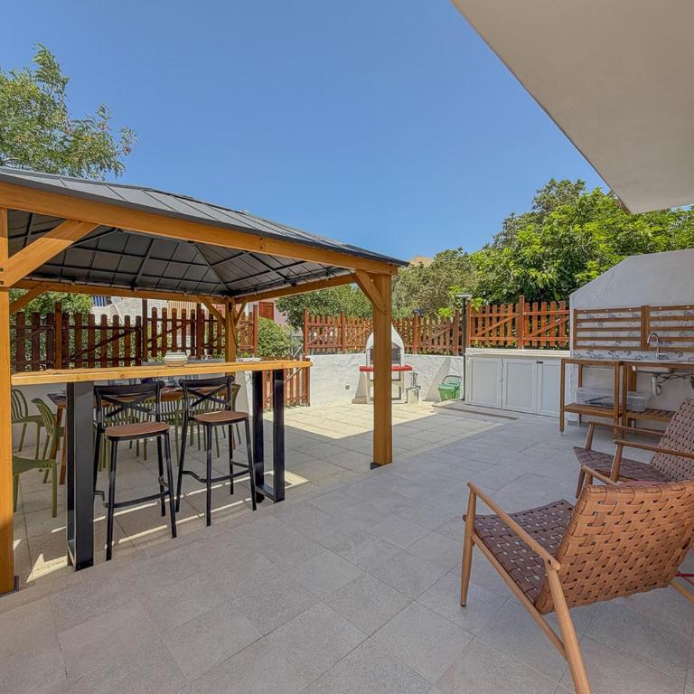 Pergola, BBQ and modern comfort by Host Hero - Appartamento - 26