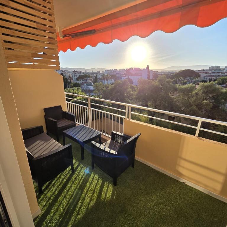 Suite indépendante rénovée avec terrasse au calme - Chambre Double avec Terrasse - 1
