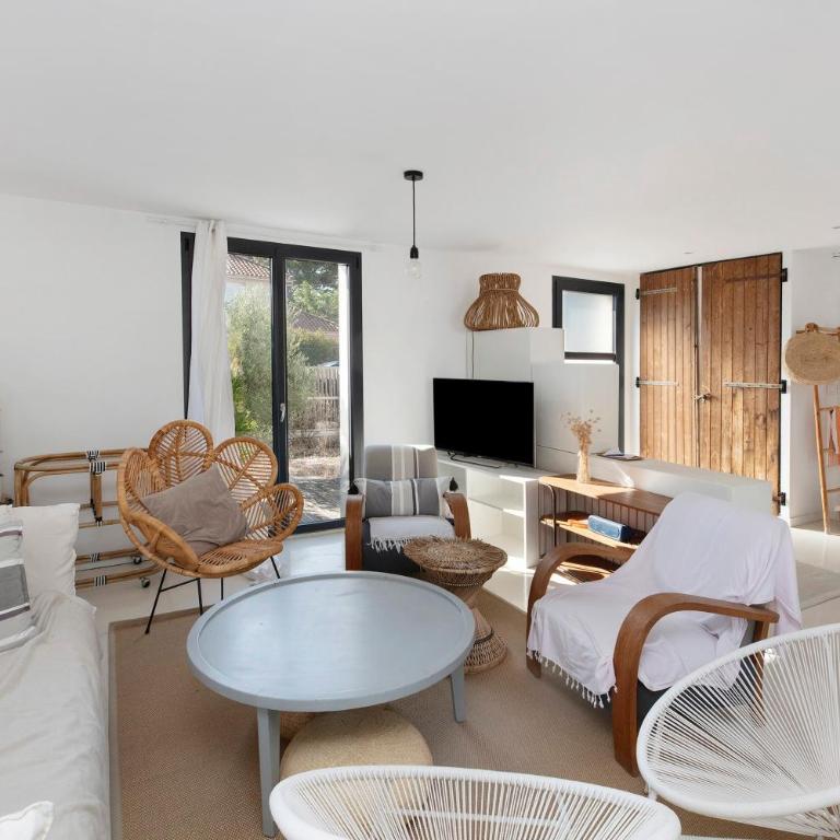 Maison Des Violettes 4 personnes - Two-Bedroom House - 1