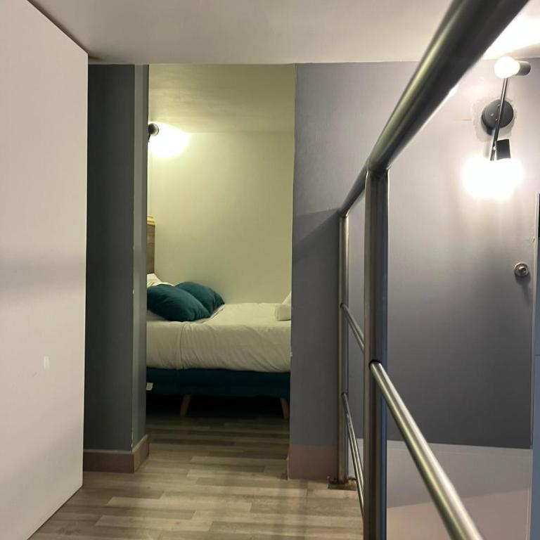 Spacious, bright and beautifully decorated flat in heart of Marais short walk to Picaso Museum - Appartement 2 Chambres - 2