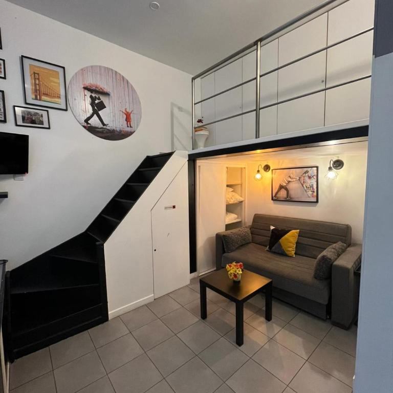 Spacious, bright and beautifully decorated flat in heart of Marais short walk to Picaso Museum - Appartement 2 Chambres - 6