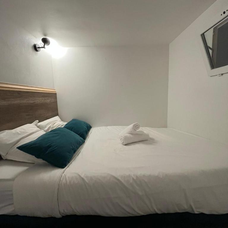 Spacious, bright and beautifully decorated flat in heart of Marais short walk to Picaso Museum - Appartement 2 Chambres - 8