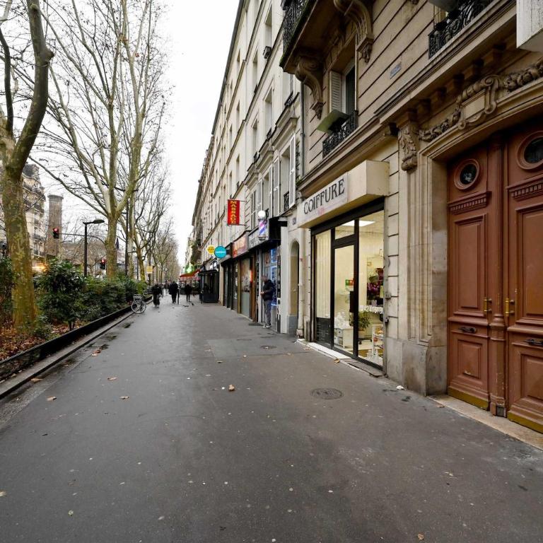 Bel Appartement Buttes-chaumont - Appartement - Rez-de-Chaussée - 7