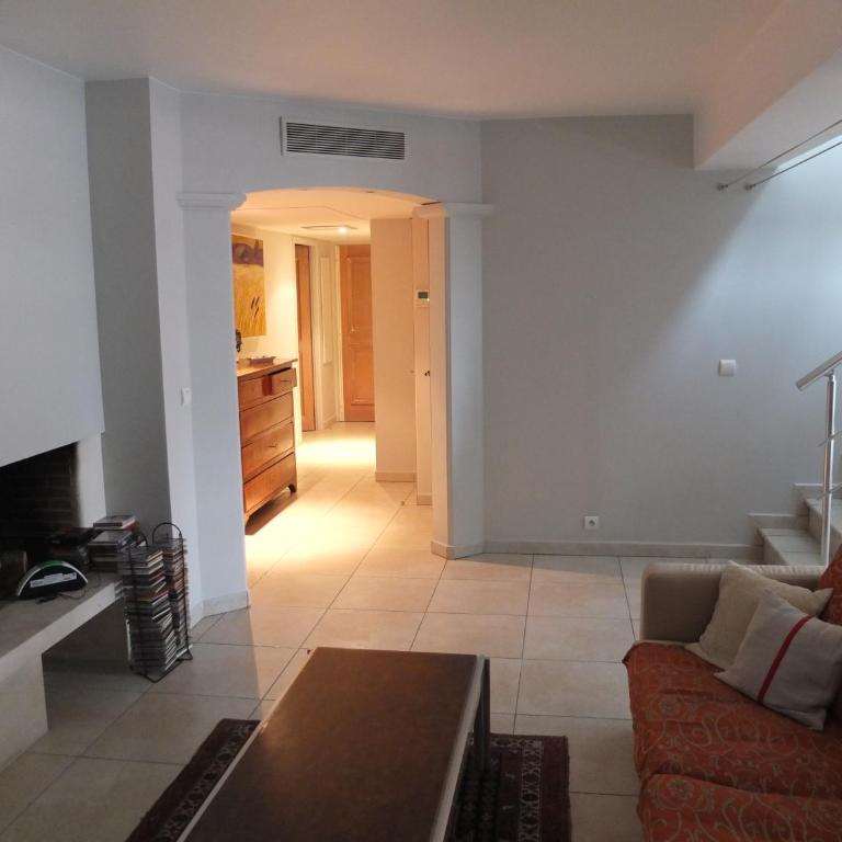 Superbe appartement avec double parking à 1 minute de la plage du Veillat - Appartement 3 Chambres - Étage Supérieur - 12