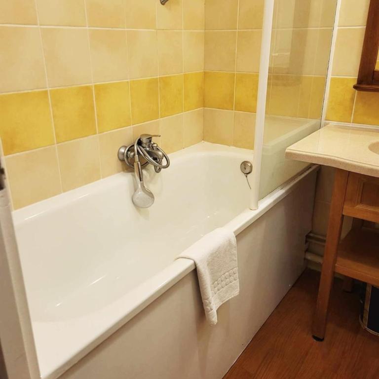 maison familiale cosy avec piscine - Maison 2 Chambres - 10