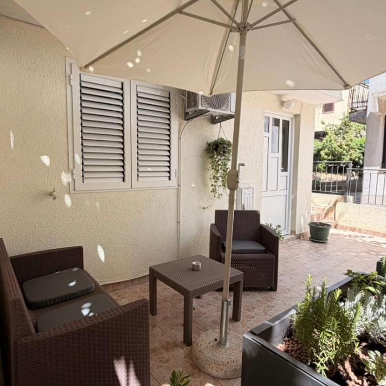 Apartments Yana - Dvokrevetni Studio sa Bračnim Krevetom i Terasom - 7