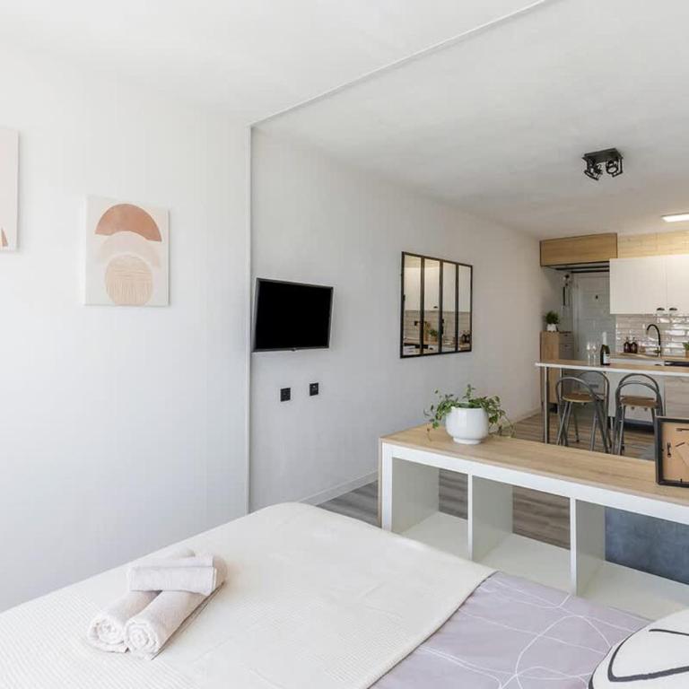 Cozy Studio Near Beach&Lakes - Studio - 29