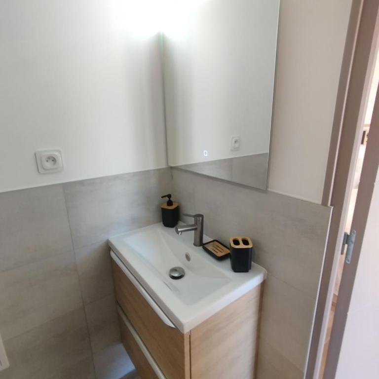 Studio avec terrasse, nature, plage à 15 min à pied - Maison 1 Chambre - 13