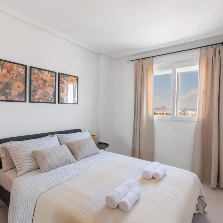 2BDR Apt with Pool Stunning Sunset 300m Beach - Apartment - 2