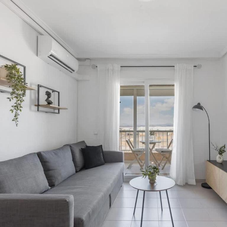 2BDR Apt with Pool Stunning Sunset 300m Beach - Apartment - 3