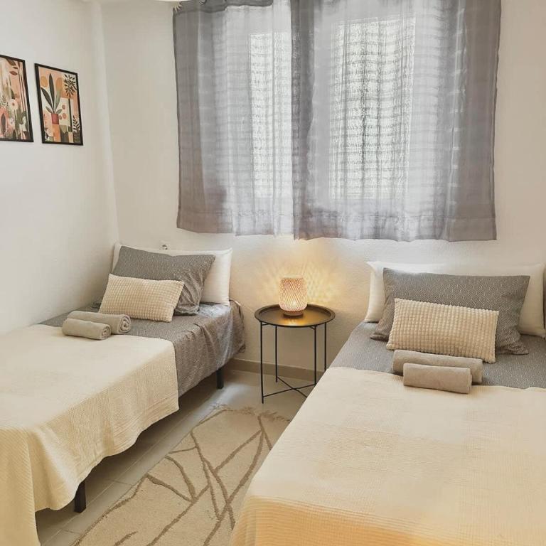 2BDR Apt with Pool Stunning Sunset 300m Beach - Apartment - 28