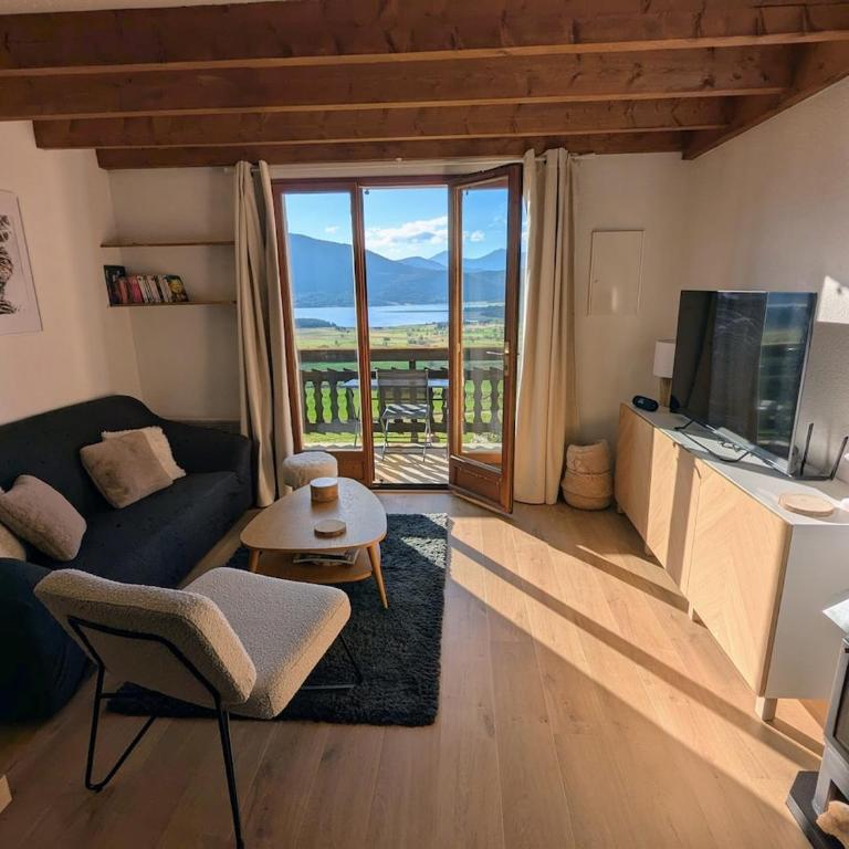 Appartement 2 chambres avec balcon, vue lac, parking et garage - Appartamento con 1 Camera da Letto - 2