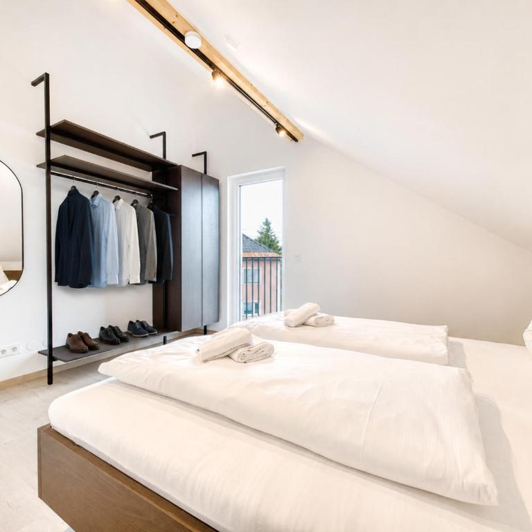 T13 - SERVICED APARTMENTS - Zentral ankommen, individuell genießen - Apartment mit 1 Schlafzimmer, Balkon und Bergblick - 1