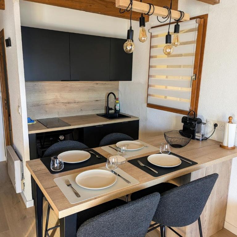 Appartement 2 chambres avec balcon, vue lac, parking et garage - Appartamento con 1 Camera da Letto - 3
