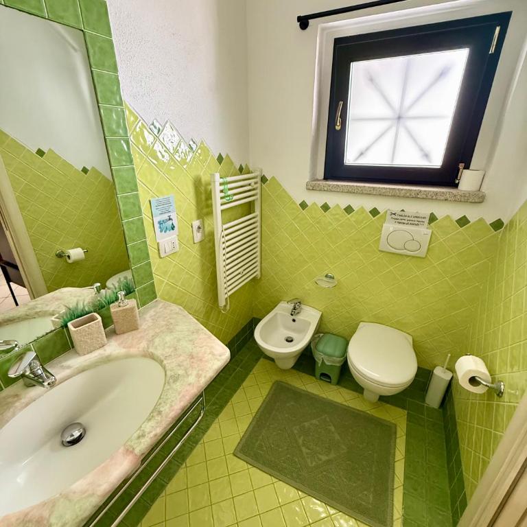 B&B Le Farfalle - Camera Matrimoniale/Doppia con Letti Singoli con Balcone - 4