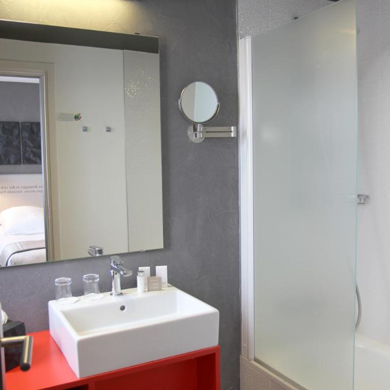 Hotel Litteraire Alexandre Vialatte, BW Signature Collection - Chambre Lit Queen-Size Confort - Non-Fumeurs - 6