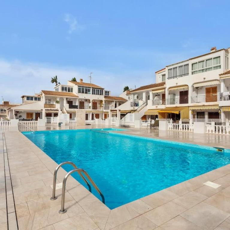 Peaceful 1BR Apt 10min Beach Pool & Workspace - Vacation Home - 1