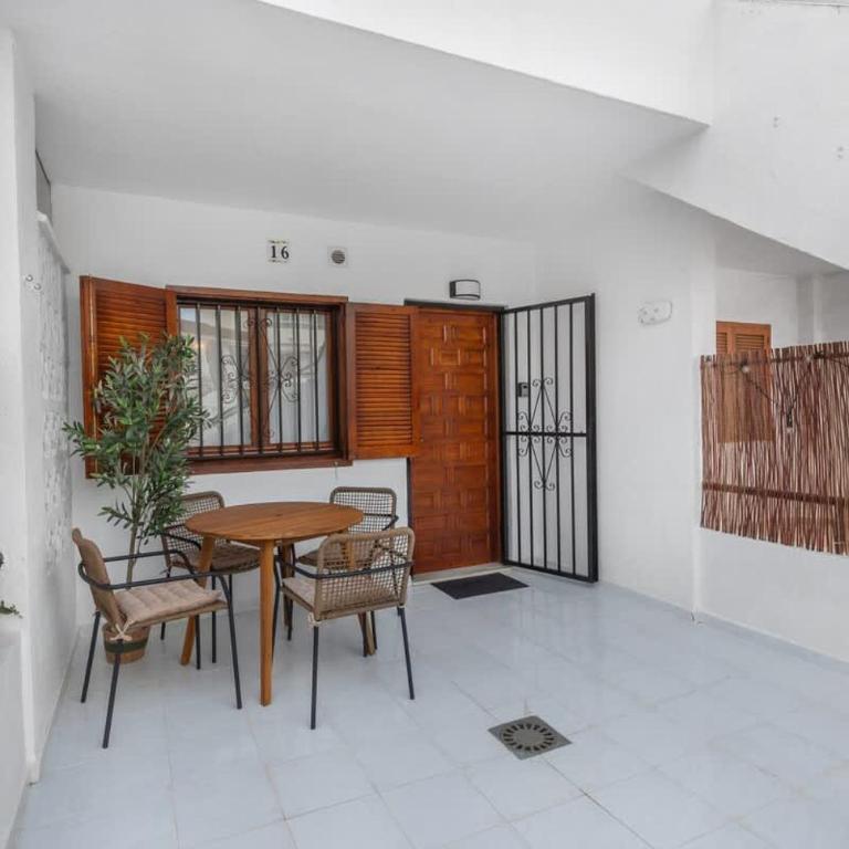 Peaceful 1BR Apt 10min Beach Pool & Workspace - Vacation Home - 10