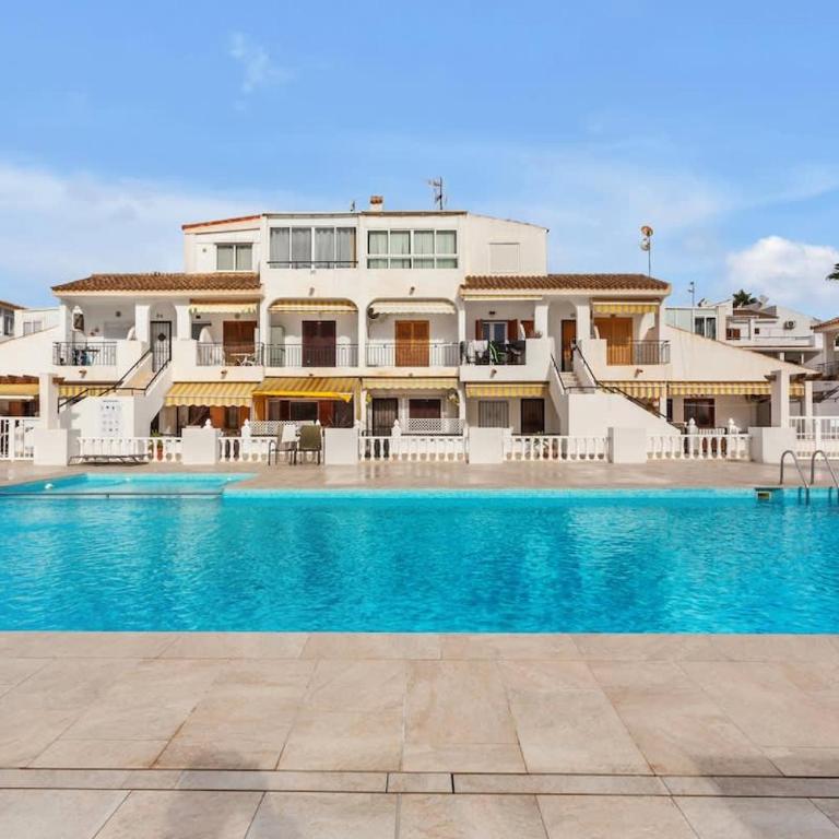 Peaceful 1BR Apt 10min Beach Pool & Workspace - Vacation Home - 8