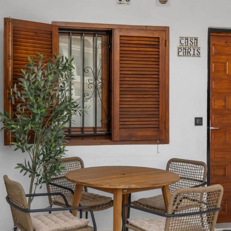 Peaceful 1BR Apt 10min Beach Pool & Workspace - Vacation Home - 11