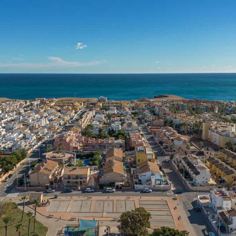 Peaceful 1BR Apt 10min Beach Pool & Workspace - Vacation Home - 33