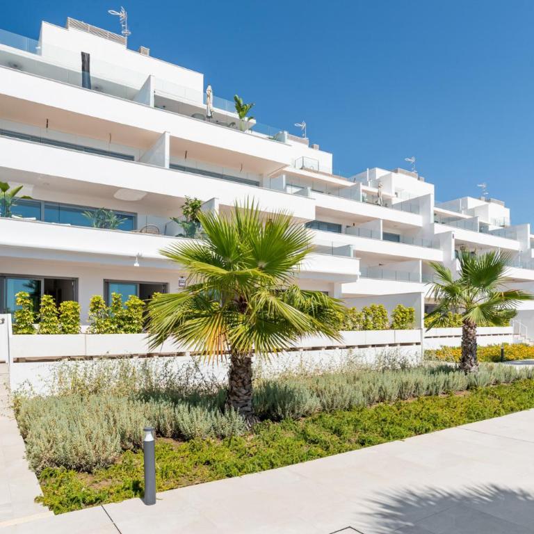 ViVi Homes - Casa Solara - Pool - Gym - Terrace - Three-Bedroom Apartment with Balcony - 28