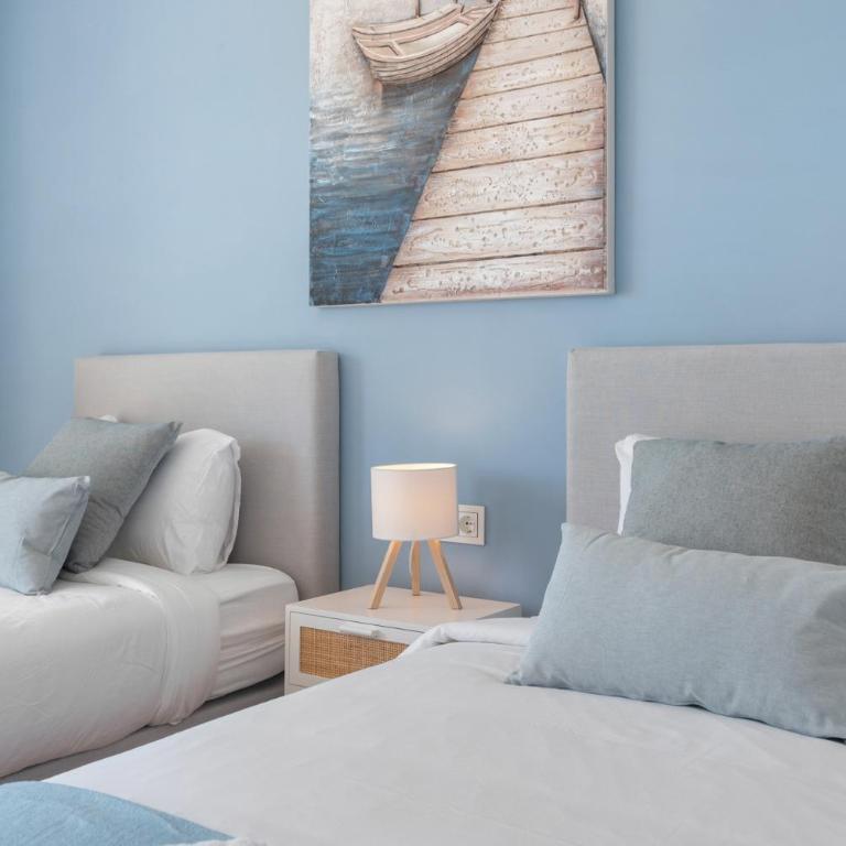 ViVi Homes - Casa Solara - Pool - Gym - Terrace - Three-Bedroom Apartment with Balcony - 27