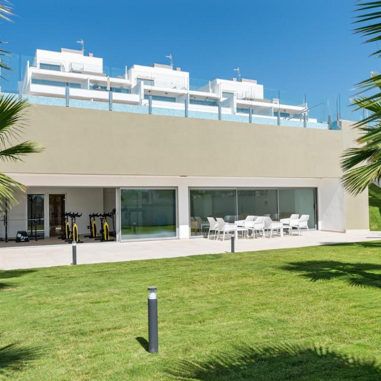 ViVi Homes - Casa Solara - Pool - Gym - Terrace - Three-Bedroom Apartment with Balcony - 30