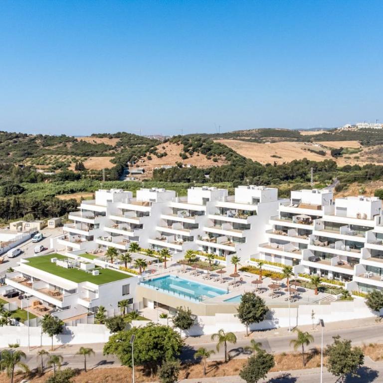 ViVi Homes - Casa Solara - Pool - Gym - Terrace - Three-Bedroom Apartment with Balcony - 42