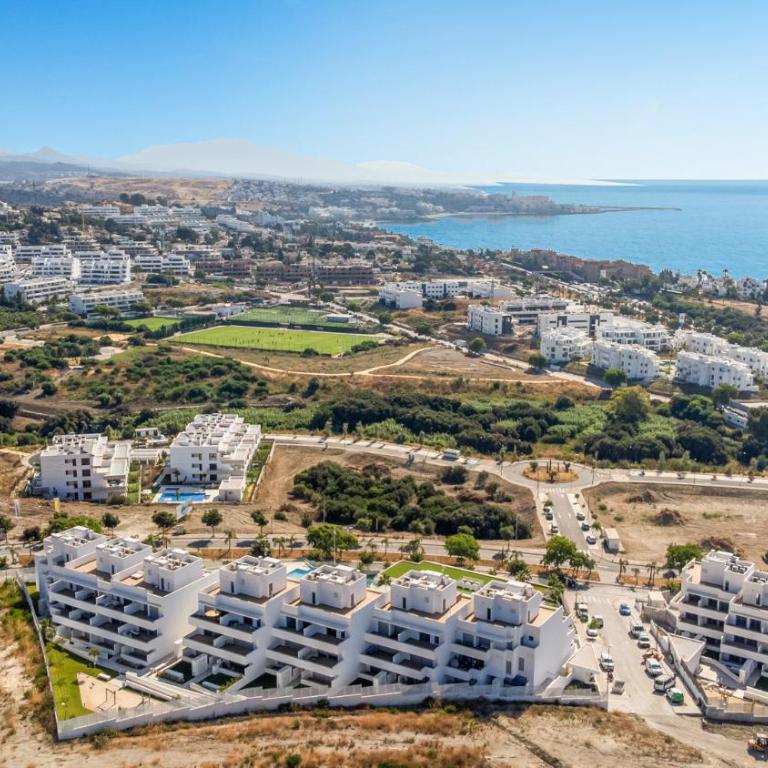ViVi Homes - Casa Solara - Pool - Gym - Terrace - Three-Bedroom Apartment with Balcony - 41
