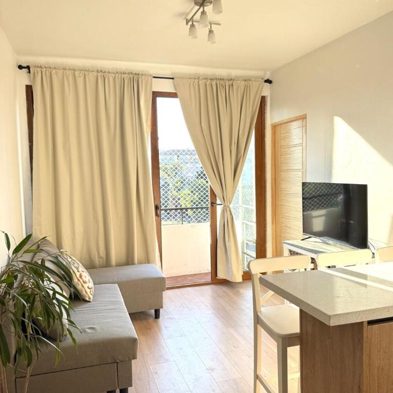 Acogedor frente al parque, 1 cuadra el metro - Two-Bedroom Apartment - 2
