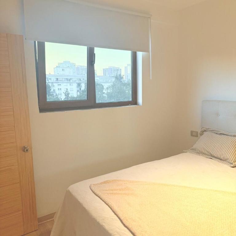 Acogedor frente al parque, 1 cuadra el metro - Two-Bedroom Apartment - 14