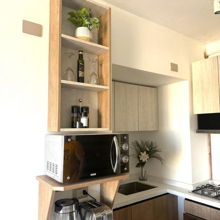 Acogedor frente al parque, 1 cuadra el metro - Two-Bedroom Apartment - 15