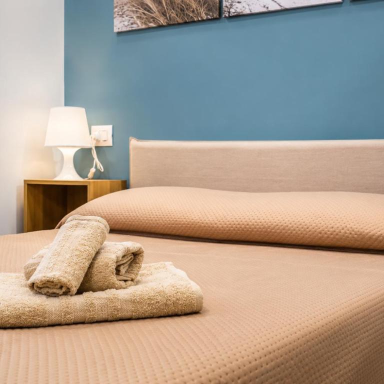Affittacamere Central Torino - Single Room with Private External Bathroom - 1
