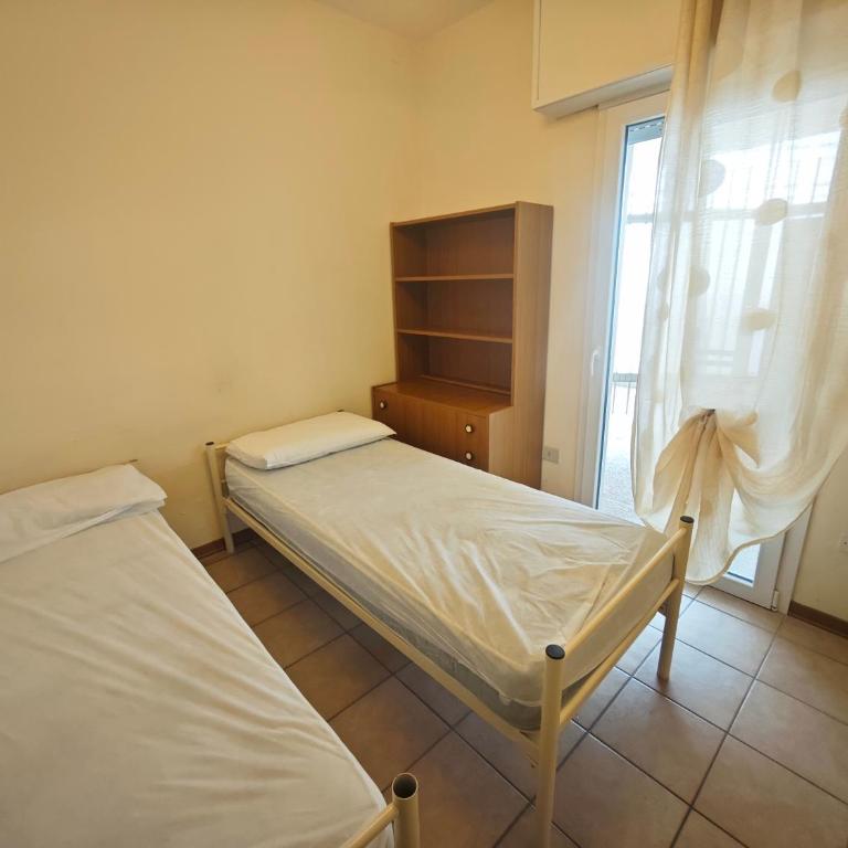 JOLLy - Two-Bedroom Apartment - 11